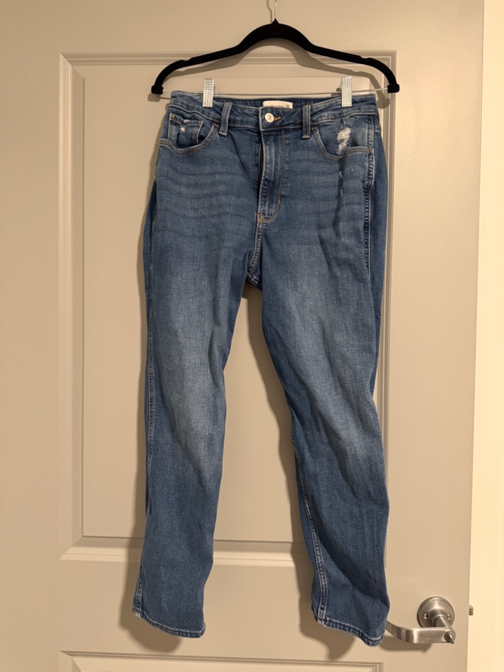 Abercrombie & Fitch The Mom High Rise Jeans